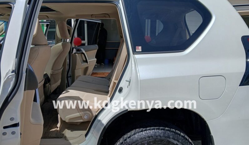 
								TOYOTA – LAND CRUISER PRADO (TX / 7 SEATER / 4WD) full									
