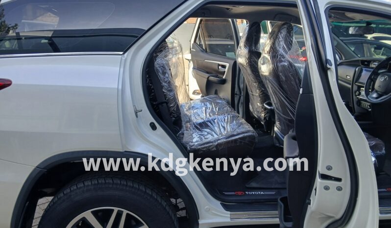 
								TOYOTA – FORTUNER  (2.4L / Σ4 / 7 SEATER) full									