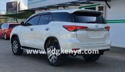 
										TOYOTA – FORTUNER  (2.4L / Σ4 / 7 SEATER) full									