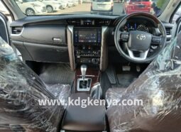TOYOTA – FORTUNER  (2.4L / Σ4 / 7 SEATER)