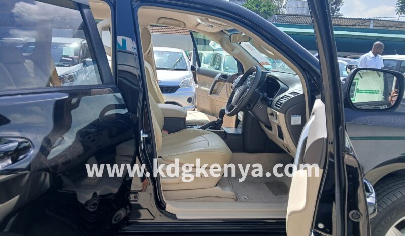 
								TOYOTA – LAND CRUISER PRADO (TX / 4WD / 5 SEATER) full									