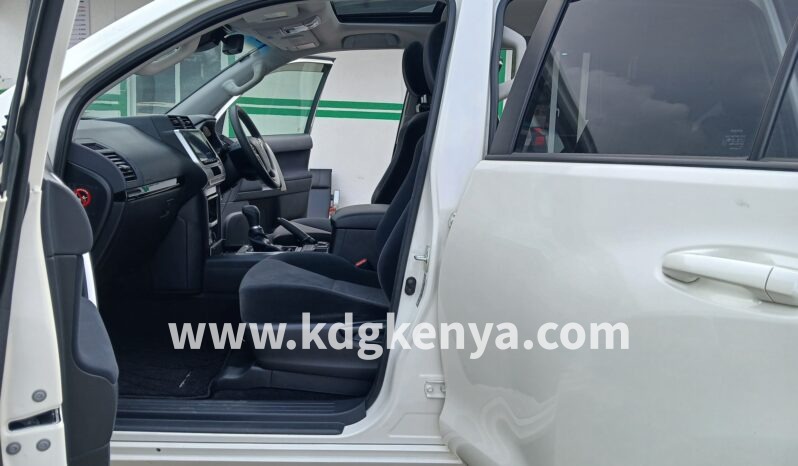 
								TOYOTA – LAND CRUISER PRADO (TX / 4WD / 7 SEATER) full									