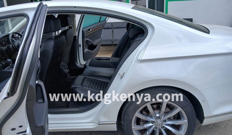 
								VOLKSWAGEN – PASSAT (TDI HIGHLINE) full									
