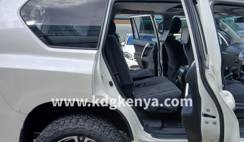 
								TOYOTA – LAND CRUISER PRADO (TX / 4WD / 7 SEATER) full									