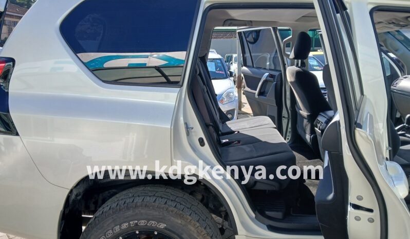 
								TOYOTA – LAND CRUISER PRADO (TX / 4WD / 7 SEATER) full									