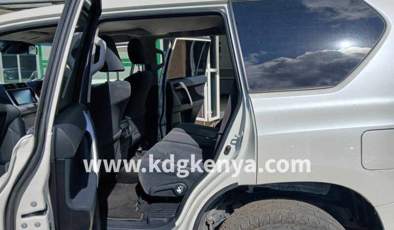 
								TOYOTA – LAND CRUISER PRADO (TX / 4WD / 7 SEATER) full									