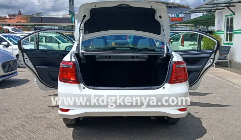 
								TOYOTA – COROLLA AXIO (1.5L Hybrid) full									