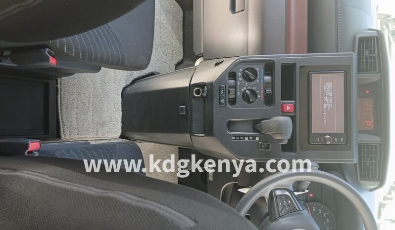 
								TOYOTA – ROOMY (X S) full									