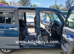 
										TOYOTA – ROOMY (Custom G-T) full									