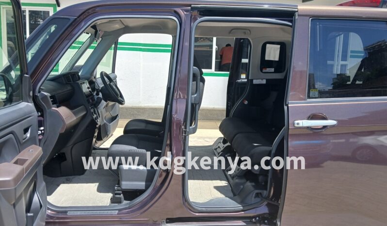 
								TOYOTA – ROOMY (X S) full									