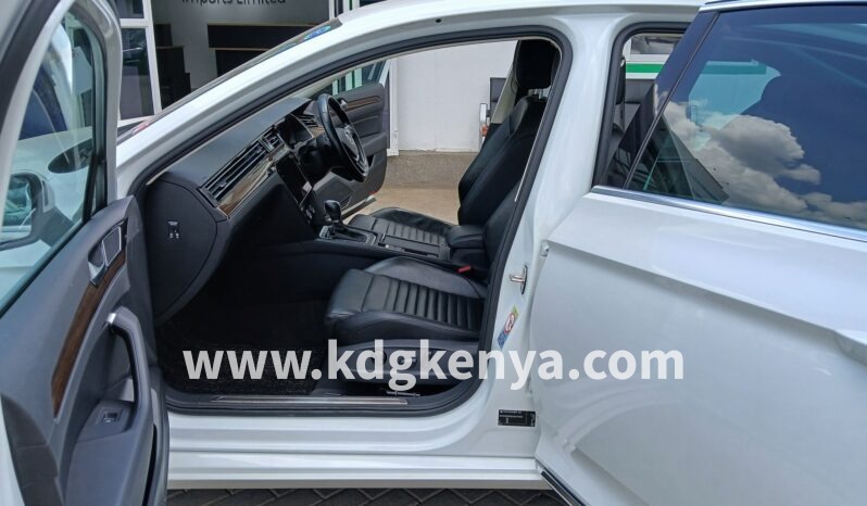 
								VOLKSWAGEN – PASSAT (TDI HIGHLINE) full									