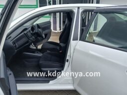 
										TOYOTA – COROLLA AXIO (1.5L – Hybrid) full									