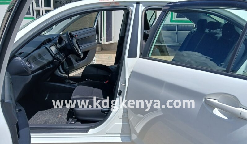 
								TOYOTA – COROLLA AXIO (1.5L Hybrid) full									