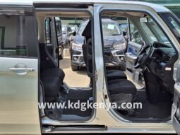 
										TOYOTA – ROOMY (Custom G S) full									