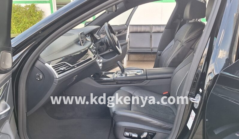 
								BMW – 740I (M SPORT) full									