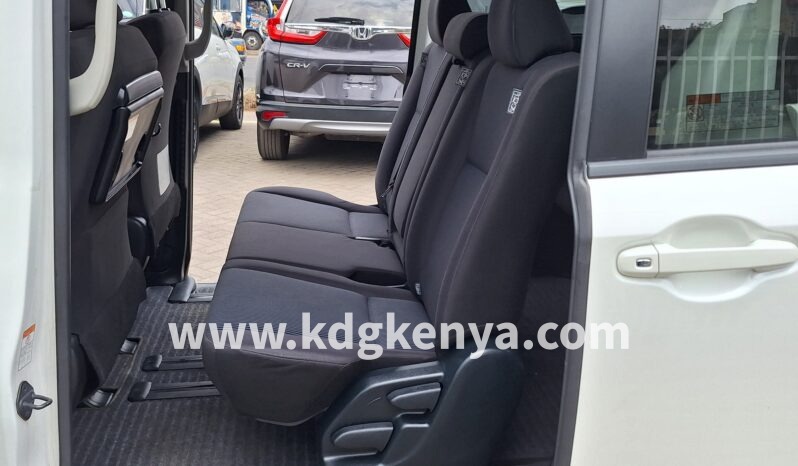 
								TOYOTA – VOXY (X-GRADE / 4WD / 8 SEATER) full									