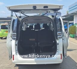 
TOYOTA  VOXY full									