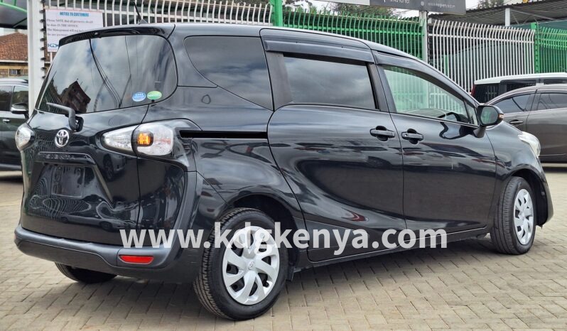
								TOYOTA – SIENTA (X V Package) full									