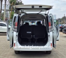 
										TOYOTA – VOXY (X-GRADE / 4WD / 8 SEATER) full									