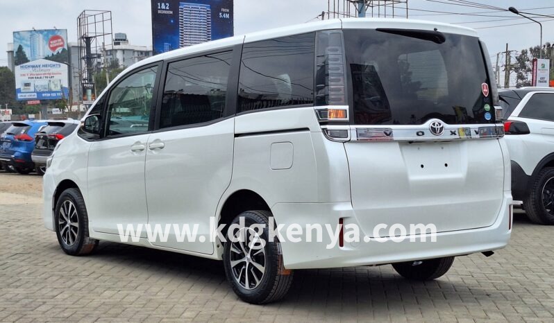 
								TOYOTA – VOXY (X-GRADE / 4WD / 8 SEATER) full									