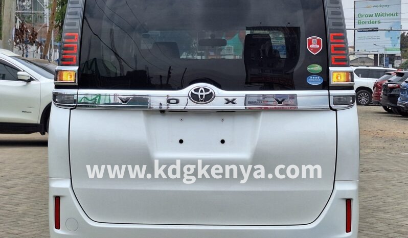 
								TOYOTA – VOXY (X-GRADE / 4WD / 8 SEATER) full									