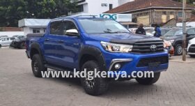 TOYOTA – HILUX (Z-GRADE / 4WD / EX-JAPAN)