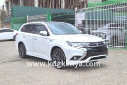 MITSUBISHI – OUTLANDER (S Edition / 4WD / 5 SEATER)