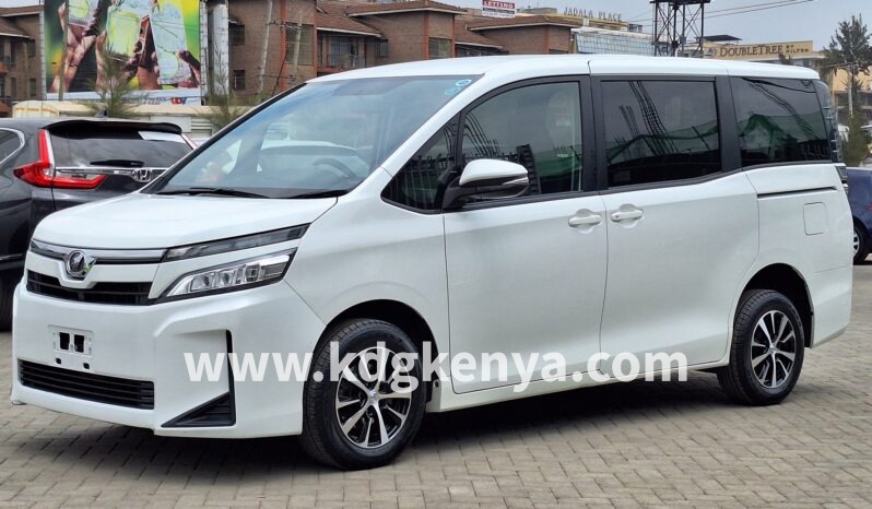 
								TOYOTA – VOXY (X-GRADE / 4WD / 8 SEATER) full									