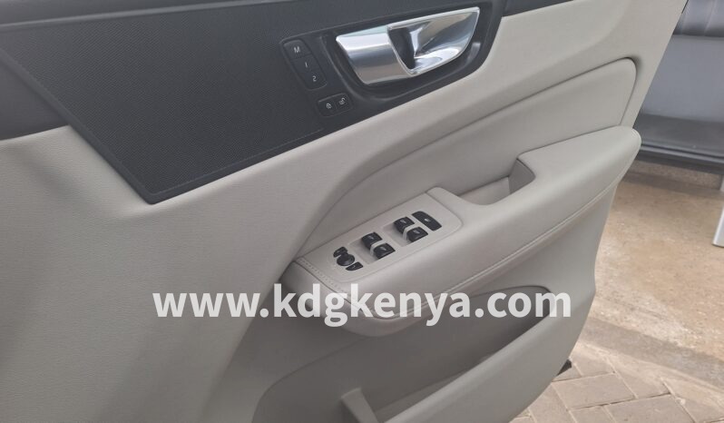 
VOLVO – XC60 (D4 INSCRIPTION / AWD / EX JAPAN) full									