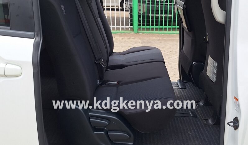 
								TOYOTA – VOXY (X-GRADE / 4WD / 8 SEATER) full									