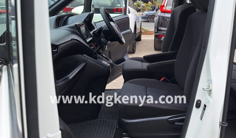 
								TOYOTA – VOXY (X-GRADE / 4WD / 8 SEATER) full									
