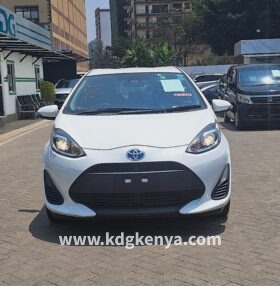 TOYOTA – AQUA (S-GRADE / HYBRID)