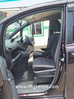 
										TOYOTA – NOAH (X / 7-SEATER) full									