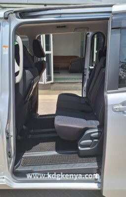 
										TOYOTA – NOAH (X / 7-SEATER) full									