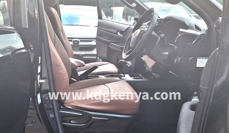 
								TOYOTA – HILUX (Z BLACK RALLY EDITION / 4WD) full									