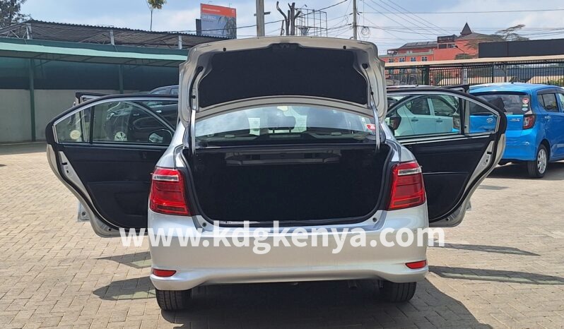 
TOYOTA – COROLLA AXIO (1.5L HYBRID) full									
