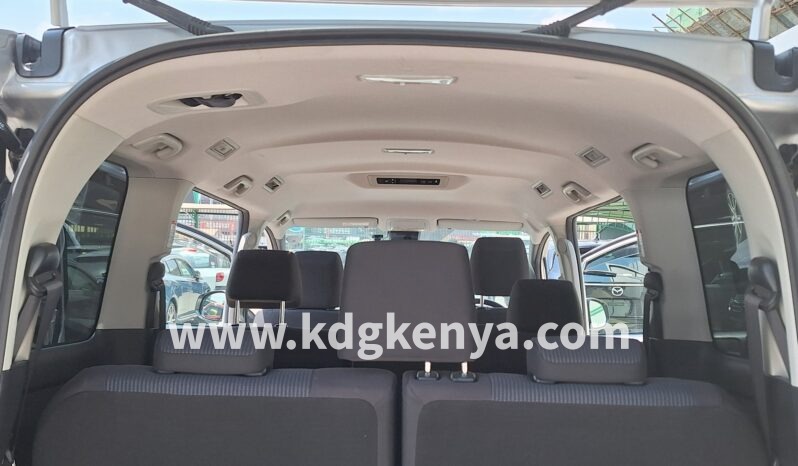 
								TOYOTA – NOAH (X / 7-SEATER) full									