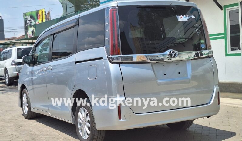 
								TOYOTA – NOAH (X / 7-SEATER) full									
