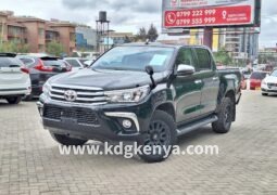 TOYOTA – HILUX (Z-GRADE / EX-JAPAN / 4WD)