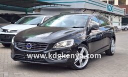 VOLVO – V60 (D4-CLASSIC / 2WD / EX-JAPAN)
