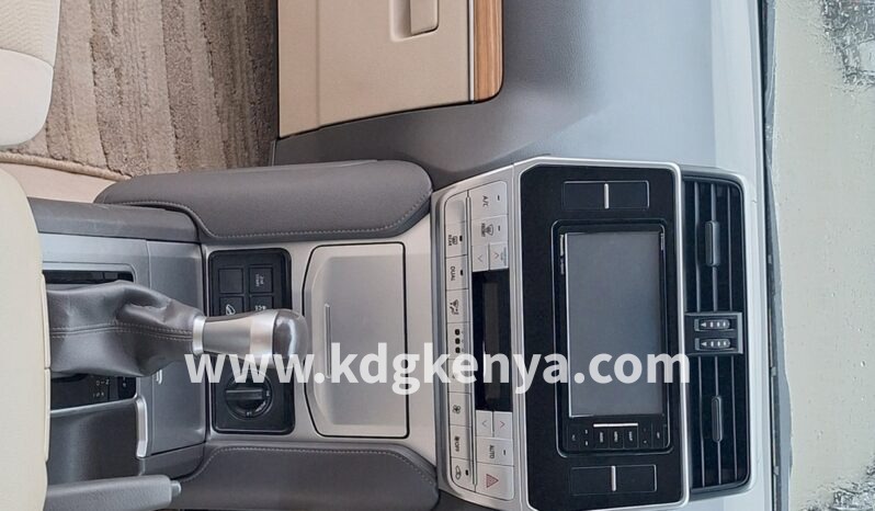 
TOYOTA – LAND CRUISER PRADO (TX / 4WD / 7SEATER) full									