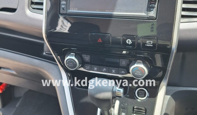 
								NISSAN – SERENA (X V SELECTION / 8 SEATER) full									