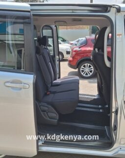 
										TOYOTA – NOAH (X / 7-SEATER) full									