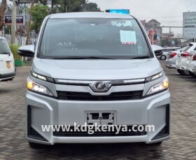 TOYOTA – VOXY (X / 4WD / 8 SEATER)