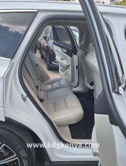 
VOLVO – XC60  (T5 INSCRIPTION / AWD) full									