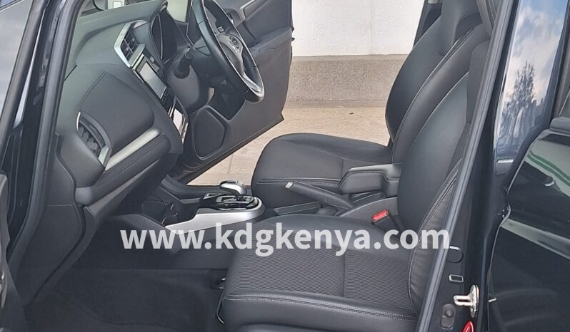 HONDA – FIT (1.3L HYBRID / 4WD) full