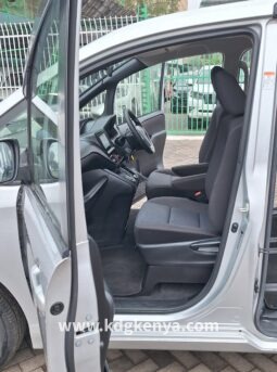 
TOYOTA – VOXY (X / 4WD / 8 SEATER) full									