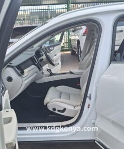 
VOLVO – XC60  (T5 INSCRIPTION / AWD) full									