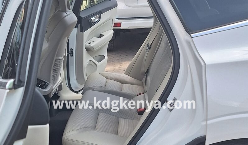 
VOLVO – XC60  (T5 INSCRIPTION / AWD) full									