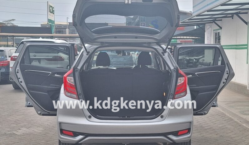 
								HONDA – FIT (HYBRID F / 4WD) full									